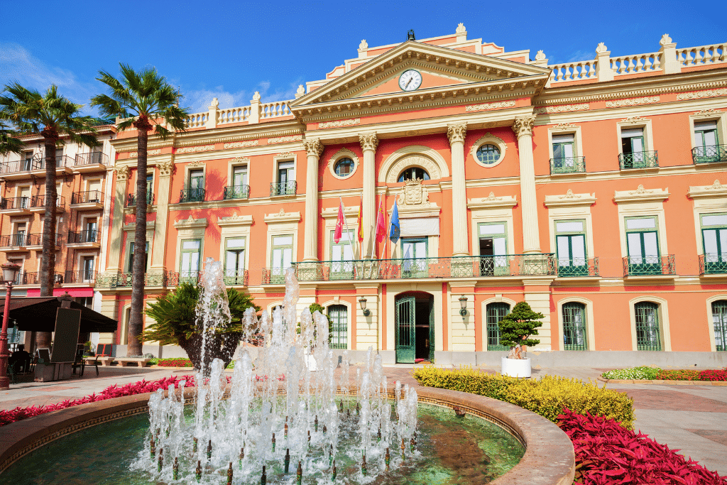 ayuntamiento-murcia El ayuntamiento de Murcia, que decide el valor y por lo tanto el impuesto cuando se vende una propiedad